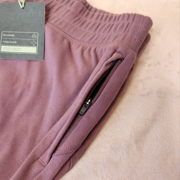 We Wander Joggers Size 1X - Picture 5 of 11